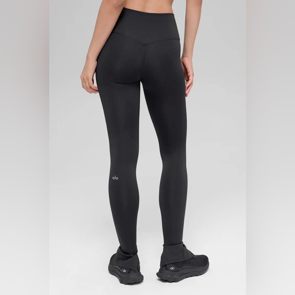 Alo Yoga Airlift High-Waist Elongated Legging — Black Size XS ✨ - Picture 3 of 9